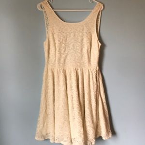 Pins and Needles size 10 Cream lacy dress